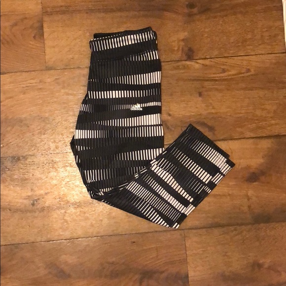 Adidas crop leggings. Size XS - Picture 4 of 4